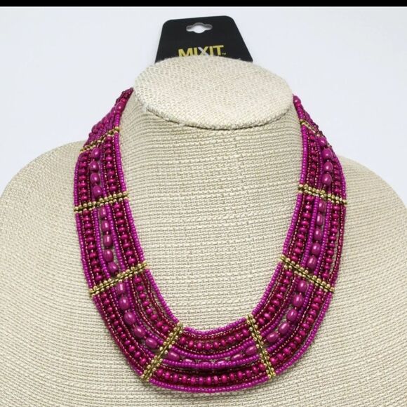 Gold Necklace with Dark Pink Glass Seed Beads by MIXIT NWT 19" - Picture 1 of 1